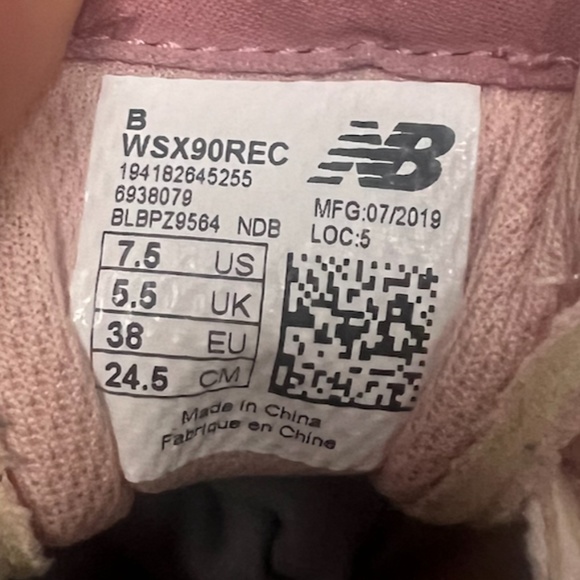 NEW BALANCE X REFORMATION X-90 WOMEN’S SNEAKERS, SIZE US 7/5. WHITE/PINK - Picture 11 of 11